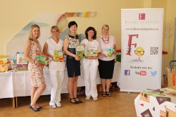 Pracovníci Finanční správy darovali do nemocnic 3 200 dětských knih