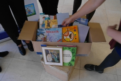 Zaměstnanci NIVEA ve své sbírce vybrali dvě krabice nádherných, hodnotných knih pro děti v nemocnicích.