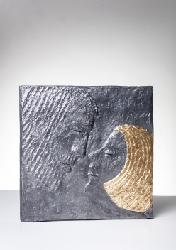 Olbram Zoubek - Reliéf „Sblížení“, 35x35 cm, cín, částečně zlaceno, r. 1997