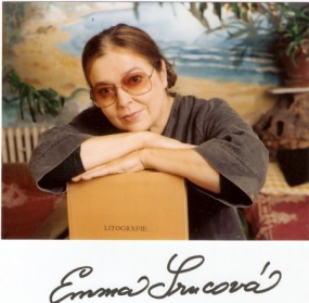 Emma Srncová, graphic artist and painter, author of  Celé Česko čte dětem logo